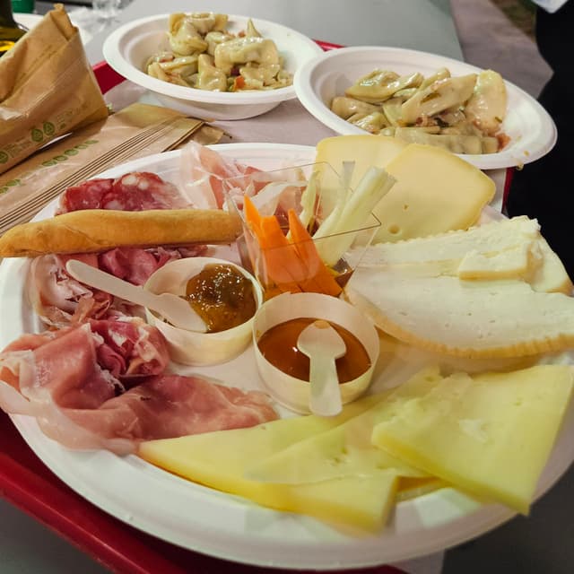 Tagliere di salumi e formaggi